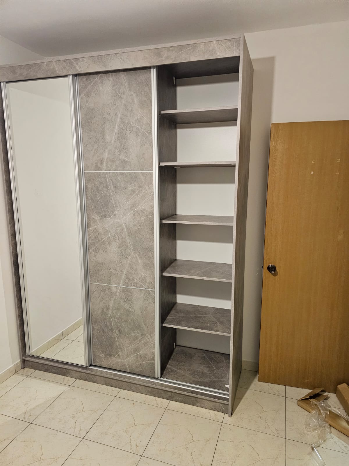 ארון בגדים הזזה 3 דלתות רוחב 180 דגם New York