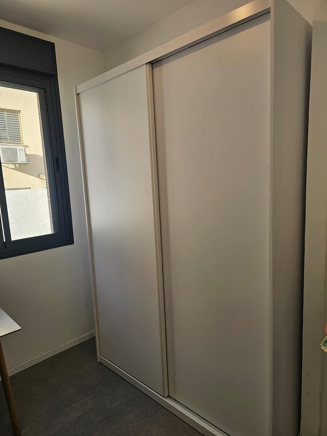 ארון הזזה 2 דלתות דגם White